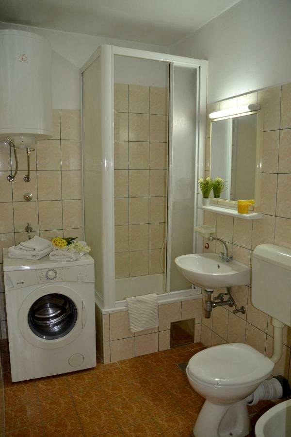 Apartment Alenka Макарска Экстерьер фото